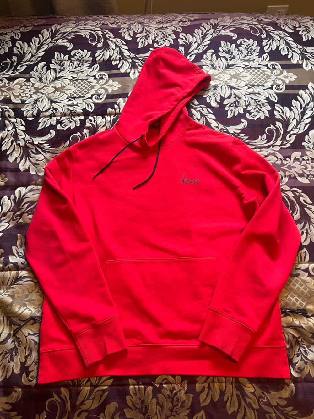 HUGO Red Men's Pullover Hoodie with Subtle Logo